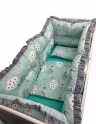 DESEDA Lenjerie patut 140x70 cm cu 6 aparatori pufoase cearsaf si paturica Nori cu luna vernil