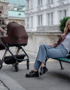 Espiro Carucior 2 in 1 pentru copii Miloo 2.0 Excellent Chocolate cu sezut reversibil suport reglabil pentru picioare bara detasabila greutate admisa 22 kg