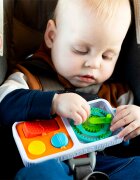 Fat Brain Toys Tabla de activitati senzoriale portabila Play Tab on the Go