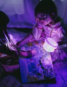 Glo Pals Jucarie senzoriala luminoasa de baie Lumi Glo Pal mov
