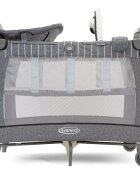 GRACO Patut Contour Electra Suits Me cu masuta de infasat arcada cu jucarii roti saltea pliabila si geanta de transport