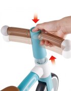 HAPE Tricicleta copii de echilibru cu 3 roti albastru deschis cadru usor de aluminiu scaun reglabil roti fabricate din material spumant TPU moale si flexibil de la 18 luni