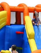 Happy Hop Saltea gonflabila mini Water Park cu spatiu de catarat trei tobogane cos de baschet si tunel