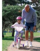 Huffy Bicicleta pentru copii Princess 14 inch cu roti ajutatoare claxon cosulet varsta 4-6 ani inaltimea 105-117 cm scaun si ghidon reglabile pe inaltime anvelope cu profil gros