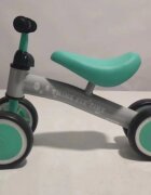 Ikonka Ride-On pentru copii Fix Tiny Verde menta fara pedale cu 4 roti ghidon reglabil cadru din otel Saua din spuma moale inaltime sezut 27 cm sarcina maxima admisa 30 kg