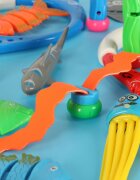 Ikonka Set 27 jucarii de inot pentru copii Water World design atractiv culori veselr si forme marine in saculet de depozitare