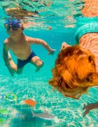 Ikonka Set 27 jucarii de inot pentru copii Water World design atractiv culori veselr si forme marine in saculet de depozitare