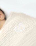 InGenuity Sistem de infasare Cream Swaddle Me 0-3 luni din muselina colectia Original
