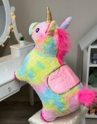 Jokomisiada Calut gonflabil de sarit pentru copii Rainbow Unicorn realizat din cauciuc imbracat in plus pufos cu pompa de picior inclusa dimensiune 61 x 17 x 52 cm
