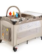 Juju Patut pentru copii Sleepy Baby Sweet Dreams pliabil roti cu blocare bara de jucarii salteluta de infasat geanta de transport usita laterala cu fermoar dimensiuni 125 L x 65 l x 78 cm