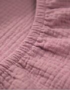Kerstin Cearceaf cu banda elastica pentru landoucarucior si cosulet copii Premium Muslin Retro Pink realizat din muselina bumbac 100 dimensiune 80 x 38 cm