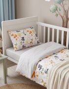 Kerstin Set lenjerie 2 piese pentru patut copii Forest Friends husa pilota 120x90 si fata perna 40x60 cm design versatil cu doua fete tesatura moale inchidere cu fermoar