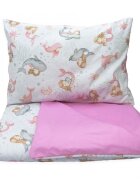 Kerstin Set lenjerie 2 piese pentru patut copii Sirene husa pilota 120x90 si fata perna 40x60 cm design versatil cu doua fete tesatura moale inchidere cu fermoar