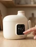 Kidnort Incalzitor de mancare si bauturi pentru copii Kjokken Beige capacitate 400 ml cu acumulator 10.8 V USB-C capac sigilat putere 18 W