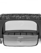 Kidnort Patut de calatorie cu saltea plasa de ventilatie roti usa cu fermoar si geanta de transport Grotta Dark Grey