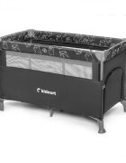 Kidnort Patut de calatorie multifunctional 3 in 1 Naste Dark Grey cu laterala culisanta si 2 niveluri de inaltime sistem atasare la patul parintilor cu saltea si geanta de transport dimensiune compacta Intrare laterala 9.3 kg