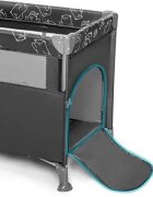 Kidnort Patut de calatorie multifunctional 3 in 1 Naste Light Grey cu laterala culisanta si 2 niveluri de inaltime sistem atasare la patul parintilor cu saltea si geanta de transport dimensiune compacta Intrare laterala 9.3 kg