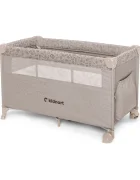 Kidnort Patut pliabil 3 in 1 pentru copii cu doua nivele laterala culisanta plasa de ventilatie cu saltea si geanta de transport incluse dimensiune 128 x 78.5 x 68 cm Livsmiljo Hygge Sand
