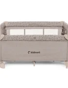 Kidnort Patut pliabil 3 in 1 pentru copii cu doua nivele laterala culisanta plasa de ventilatie cu saltea si geanta de transport incluse dimensiune 128 x 78.5 x 68 cm Livsmiljo Hygge Sand