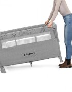 Kidnort Patut pliabil 3 in 1 pentru copii cu doua nivele laterala culisanta plasa de ventilatie cu saltea si geanta de transport incluse dimensiune 128 x 78.5 x 68 cm Livsmiljo Light Grey