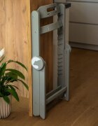 Kidnort Scaun de masa pentru copii Drommer Unique Grey pliabil structura din lemn cu 9 configuratii de inaltime centura de siguranta in 5 puncte pana la 75 kg dimensiune 59 x 46 x 79.5 cm perna de sezut inclusa