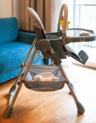 Kidnort Scaun de masa pentru copii Jordgubbe Green multifunctional cu roti bara de jucarii spatar reglabil pozitie somn reglabil pe inaltime pe 6 nivele tavita cu suport pentru pahar usor de pliat