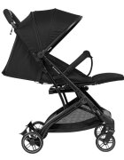 KikkaBoo Carucior sport Miley Black pana la 22kgPliere compacta cu sistem trollerCadru aluminiuSuspensiiBaldachin cu extensie protectie UPF50+Spatar reglabil cu pozitie de somnMaterial impermeabilHusa picioare