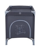 KikkaBoo Patut pentru copii So Gifted Plus Navy cu pliere compacta masuta de infasat doua nivele usita laterala cu fermoar geanta de transport inclusa