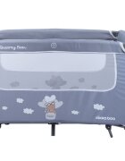 KikkaBoo Patut pliabil Dreamy Bear Grey cu doua nivele usita cu fermoar functie de balansare si accesorii incluse