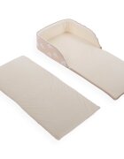 KikkaBoo Patut portabil pentru bebelusi si rucsac 2in1 Memory Rabbits multifunctionalbaza din spuma densa cu husa din bumbacprevazut cu fermoar si bretele reglabilepotrivit pentru calatorii