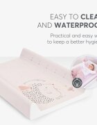 KikkaBoo Saltea de infasat moale pentru bebelusi Hedge-hugs 70x50cm soft cu suprafata impermeabilaTaliometru incorporatContur lateral mai inalt restrictie blanda antirostogolirePotrivita pentru acasacabinete medicale