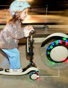 KINDERKRAFT Trotineta pentru copii Halley 2 Grassland Green reglabila pliabila roti Led luminoase cu scaunel