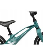 Lionelo Bicicleta copii fara pedale Bart Air green forest 12 inch cu roti gonflabile constructie din magneziu greutate foarte mica scaun si ghidon reglabile pe inaltime greutate maxima suportata 30 kg