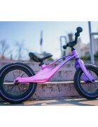 Lionelo Bicicleta copii fara pedale Bart Air Pink Violet 12 inch cu roti gonflabile constructie din magneziu greutate foarte mica scaun si ghidon reglabile pe inaltime greutate maxima suportata 30 kg