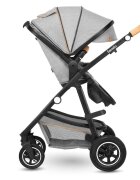 Lionelo Carucior Amber 2 in 1 Cadru aluminiu Cu landou intarit si salteluta moale Reversibil Maner ajustabil Huse pentru picioare ploaie Plasa de tantari Geanta parinti Sarcina maxima 22 kg Standard de siguranta EN1888-1 gri deschis