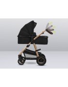 Lionelo Carucior Amber 3 in 1 Cadru aluminiu Cu landou intarit si salteluta moale Cu scoica auto testata ADAC Reversibil Cu accesorii Geanta parinti Sarcina maxima 22 kg Standard de siguranta EN1888-1 EN1466 ECE R129