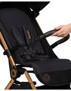 Lionelo Carucior sport Cloe Golden Moments Editie limitata Cu accesorii Cadru din aluminiu Sarcina maxima 22 kg Usor Pliere compacta pentru avion cu o singura mana Ideal pentru toate tipurile de suprafete 6 luni+ Negru