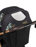 Lionelo Carucior sport Cloe Golden Moments Editie limitata Cu accesorii Cadru din aluminiu Sarcina maxima 22 kg Usor Pliere compacta pentru avion cu o singura mana Ideal pentru toate tipurile de suprafete 6 luni+ Negru