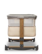 Lionelo Patut co-sleeper Leonie Beige Sand cu sistem de leganare setare unghiulara reglabil pe inaltime conform cu standardele europeane de securitate EN1130 si EN16890