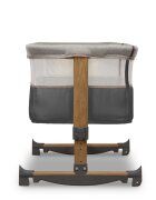 Lionelo Patut co-sleeper Leonie Grey Sand cu sistem de leganare setare unghiulara reglabil pe inaltime conform cu standardele europeane de securitate EN1130 si EN16890