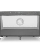 Lionelo Patut pentru copii Stefi Plus GriMulticolor Pliabil Cu doua nivele Intrare laterala cu fermoar 2 roti 120 x 60 cm Conform cu standardul european de securitate EN 716