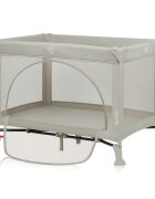 Lionelo Patut pliabil Laura 102 x 74 cm Cu doua nivele Functie de tarc Cu roti Include salteluta si geanta de transport Pereti din plasa Deschidere laterala Pana la 15 kg 0 luni + Bej