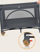 Lionelo Patut pliabil Laura 102 x 74 cm Cu doua nivele Functie de tarc Cu roti Include salteluta si geanta de transport Pereti din plasa Deschidere laterala Pana la 15 kg 0 luni + Gri