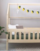 Little Amy Pat copii montessori tip casuta LittleAmy Angel Nest Balustrade cu bare plate Natur 120 x 200 cm