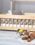 Little Amy Pat copii montessori tip casuta LittleAmy Angel Nest Balustrade cu bare rotunde Natur 70 x 140 cm