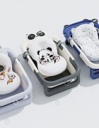 Little Mom Cadita pentru bebelusi Baby Astronaut Blue design inovator ultra-pliabil cu pernuta detasabila termometru display digital incorporat dop scurgere picioruse antiderapante dimensiune 69 x 43 x 20.7 cm l