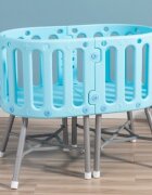 Little Mom Patut multifunctional pentru copii 3 in 1 Blue cu 3 configuratii distincte cadru din otel picioruse de balansare Roti aditionale Plasa de tantari si Salteluta cu fibra de cocos inclusa 92 x 55 x 79 cm
