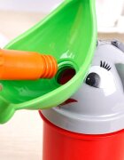 Little Mom Pisoar Pee Trainer Red pentru fetite portabil cu sistem anticurgere capacitate maxima 500 ml