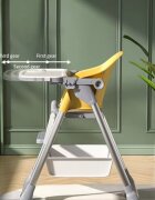 Little Mom Scaun de masa SmartFold Grey 2 in 1 cu roti pliabil cos pentru accesorii centura siguranta margini rotunjite suport picioare tava dubla