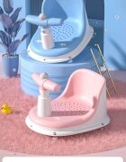 Little Mom Scaunel de baie pentru copii Baby Crown Blue design ergonomic cu spatar cu husa detasabila din cauciuc cu ghidon de sustinere si Claxon dimensiune 20 x 30 x 36 cm